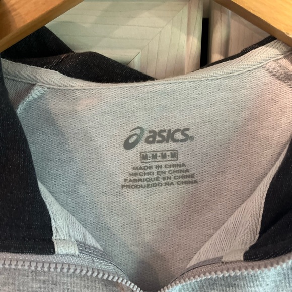 ASICS | Tech Full Zip Hoodie | Womens size M - Picture 2 of 5
